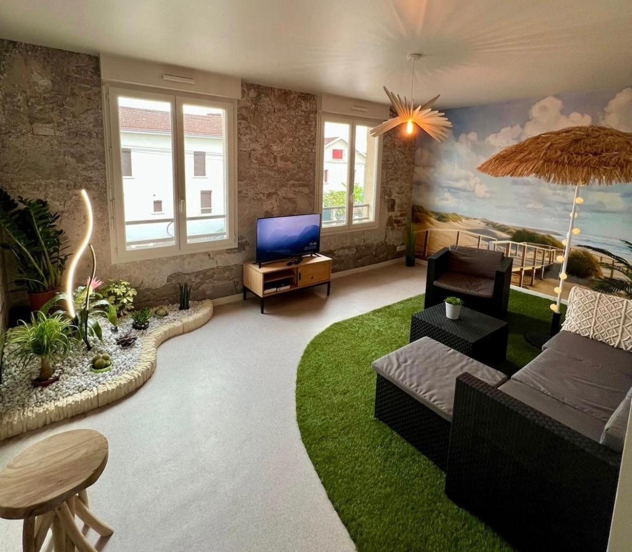 Appartement A La Proche De Avec Parking *